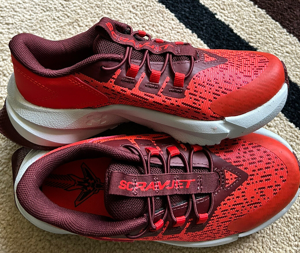 Under Armour Scramjet 5 Running Shoes 3025536 Boys Size 1.5
