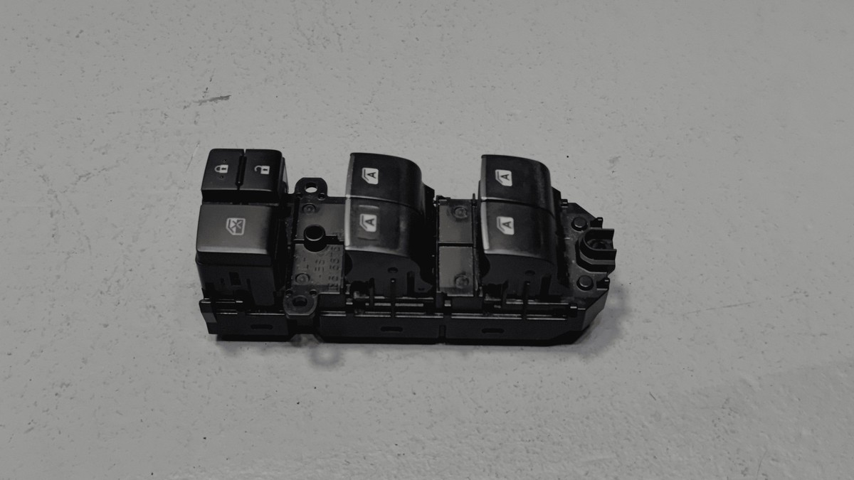 2018-2021 Toyota Camry XSE Front Left Driver Side Door Window