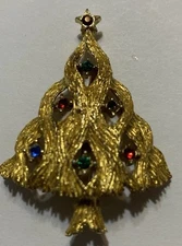 JJ Jonette Vintage Christmas Tree Brooch Gold Tone Rhinestone Pin Signed Holiday