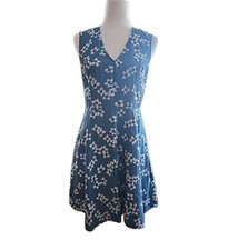 Draper James Fit Flare Dress Size 6 Blue Floral V-Neck Pockets Cottage Casual