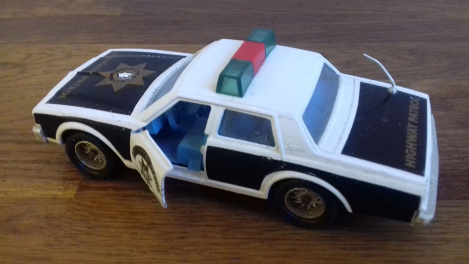 Majorette lot Range Rover remorque "Horse Farm" et  Police 1/36 genre Matchbox - Photo 4/4