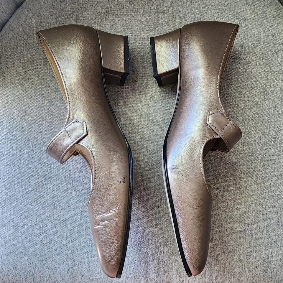 Vintage 1970s Magdesians Metallic Leather Mary Jane Heels Bronze Gold 7.5 USA - Image 4 of 4