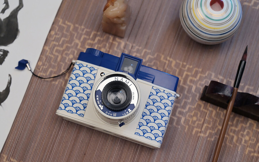 Lomography Diana F+ Nami edition appareil lo-fi argentique 120 aux effets de vignetage retro