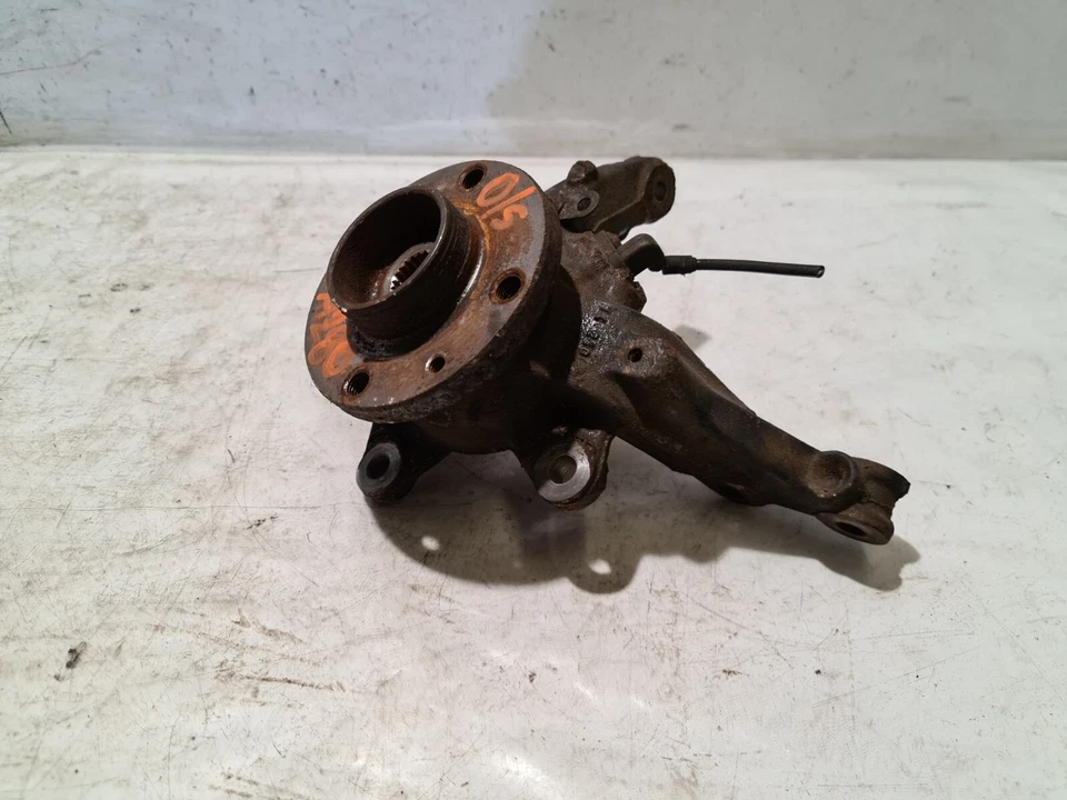 Buje y sello de cojinete de rueda delantero derecho Renault Clio O/S 1.2 gasolina 2014 MK4 OEM Foto 2 de 4