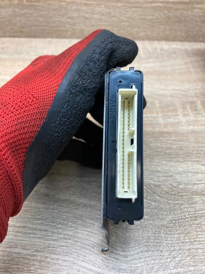 89990 47023 232500 0320 Denso Toyota Prius Smart Key Module Control Unit - Image 4 of 4