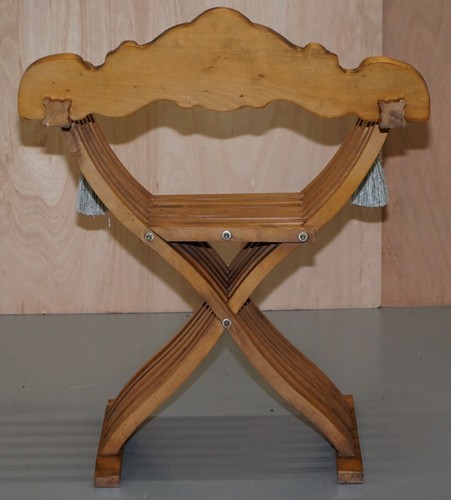 ONE TWO FOLDING SAVONAROLA ARMCHAIRS WITH SILK HANGING TASSELS WELL CARVED - Picture 10 of 12