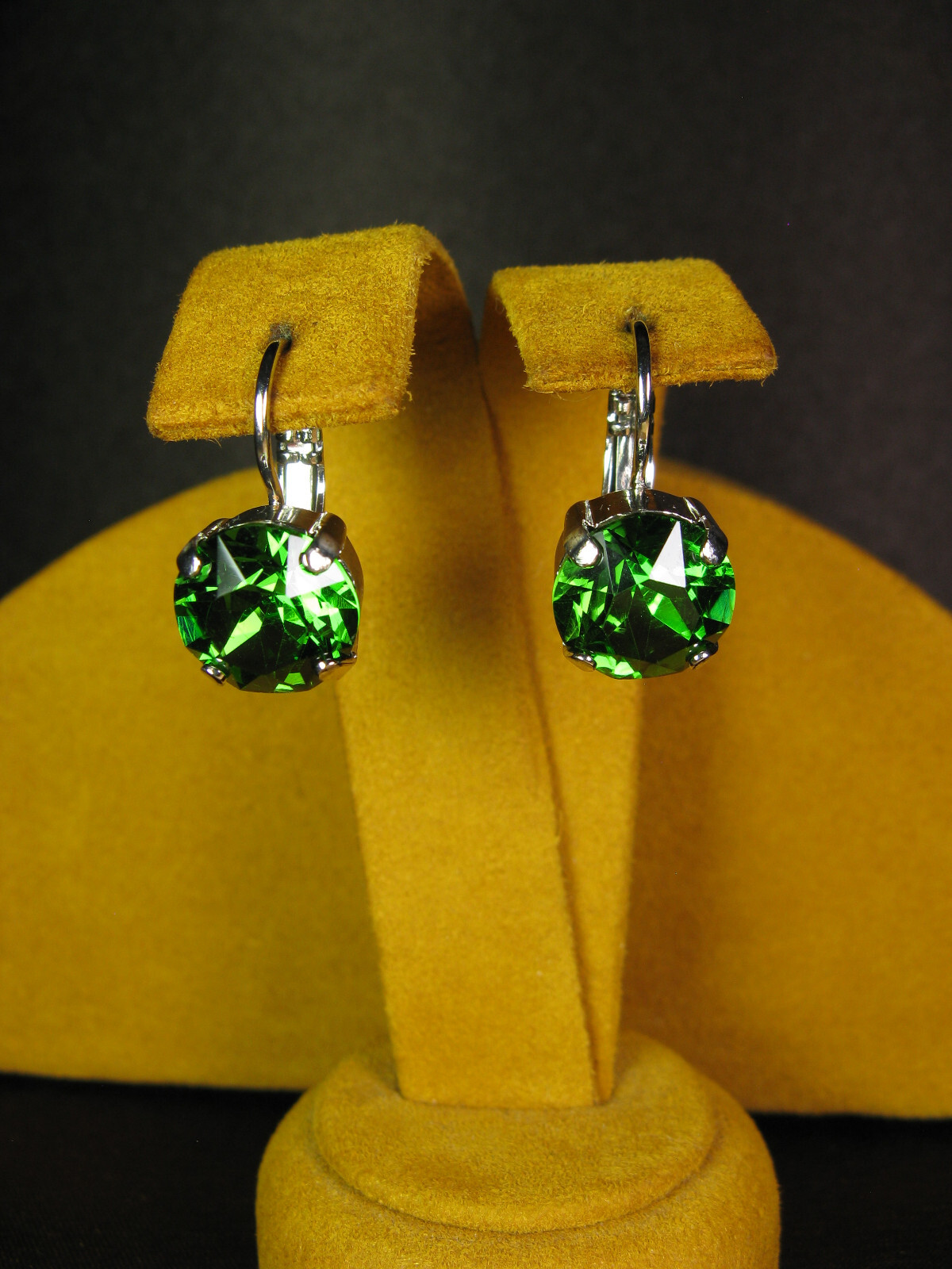 MARIANA JEWELRY EARRINGS SWAROVSKI CRYSTALS ROUND RP Green Gift Christmas