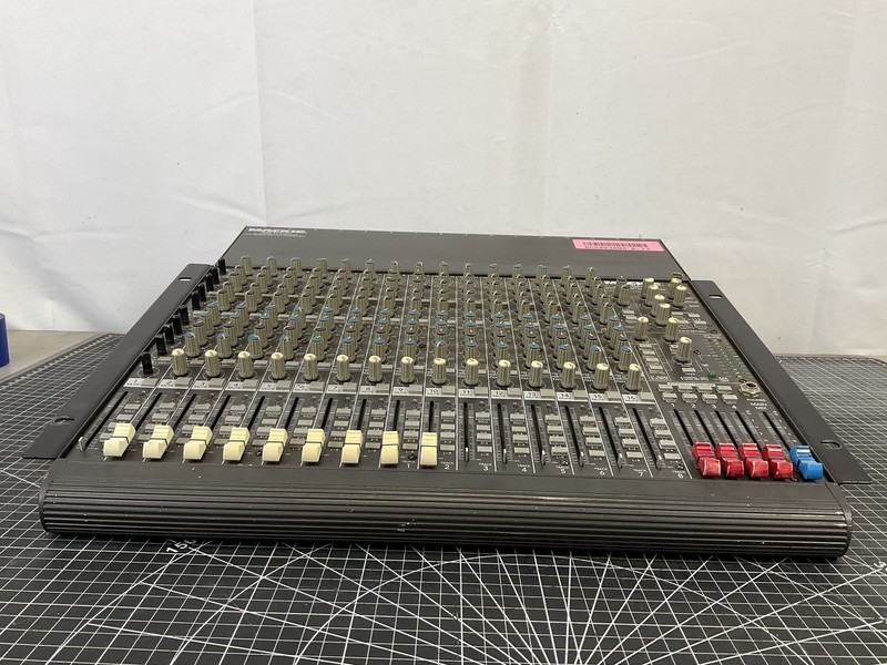 Mackie 1604-VLZ PRO 16-Channel 4-Bus 3-Band EQ XDR Phantom Power Analog Mixer