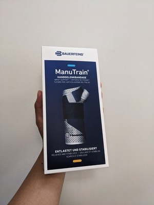 Bauerfeind ManuTrain Wrist Support Titan Brace. Right hand. Size 3