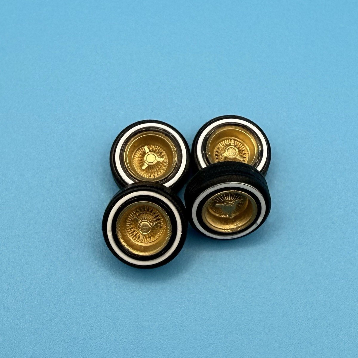 1/64 Lowrider Dayton 8.4mm Gold Spoke Wheels White Wall Tires