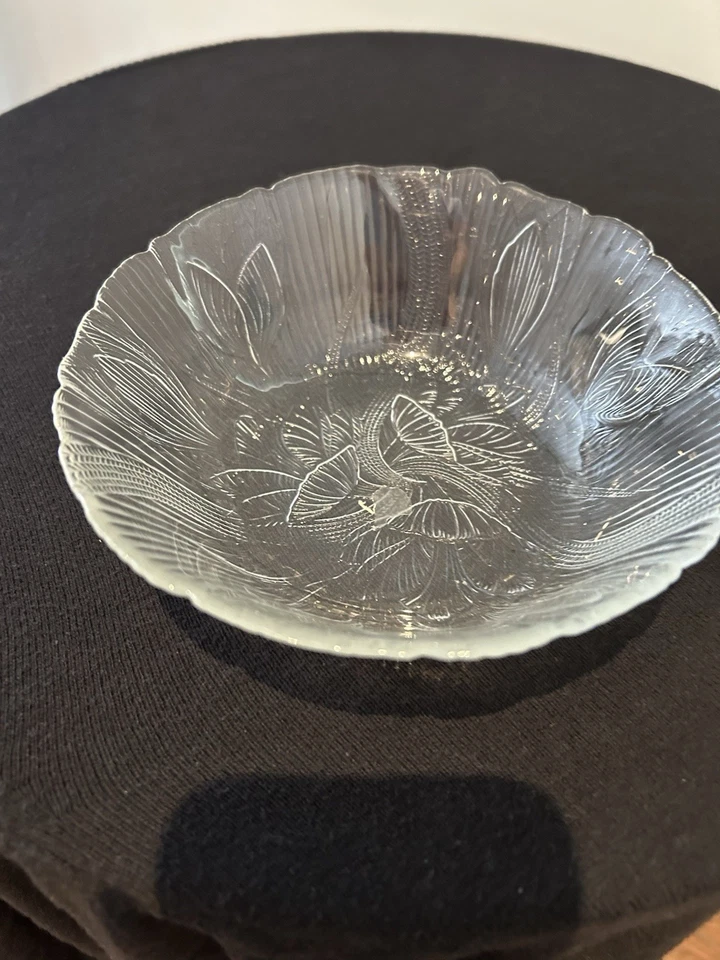 Vintage Arcoroc Canterbury Crocus Flower Clear Glass Dinnerware 4 Pc. Set - Image 3 of 4