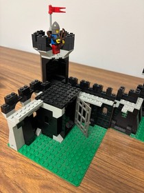 LEGO Castle: Black Monarch's Castle (6085) with figures and instructions