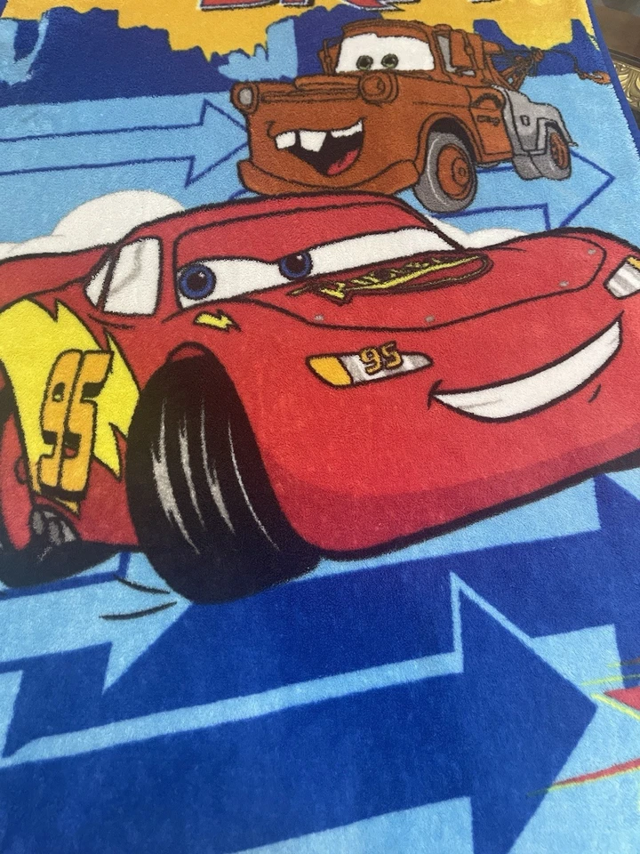 Disney CARS Catch My Drift Manta Bebé Vellón Relámpago Tow Mater 27.5x44 Foto 3 de 4