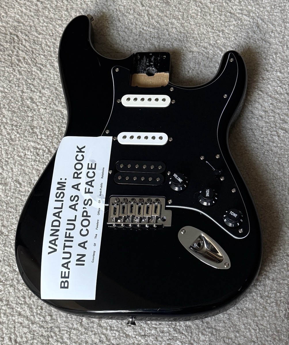 Nirvana Kurt Cobain Vandalism Stratocaster 