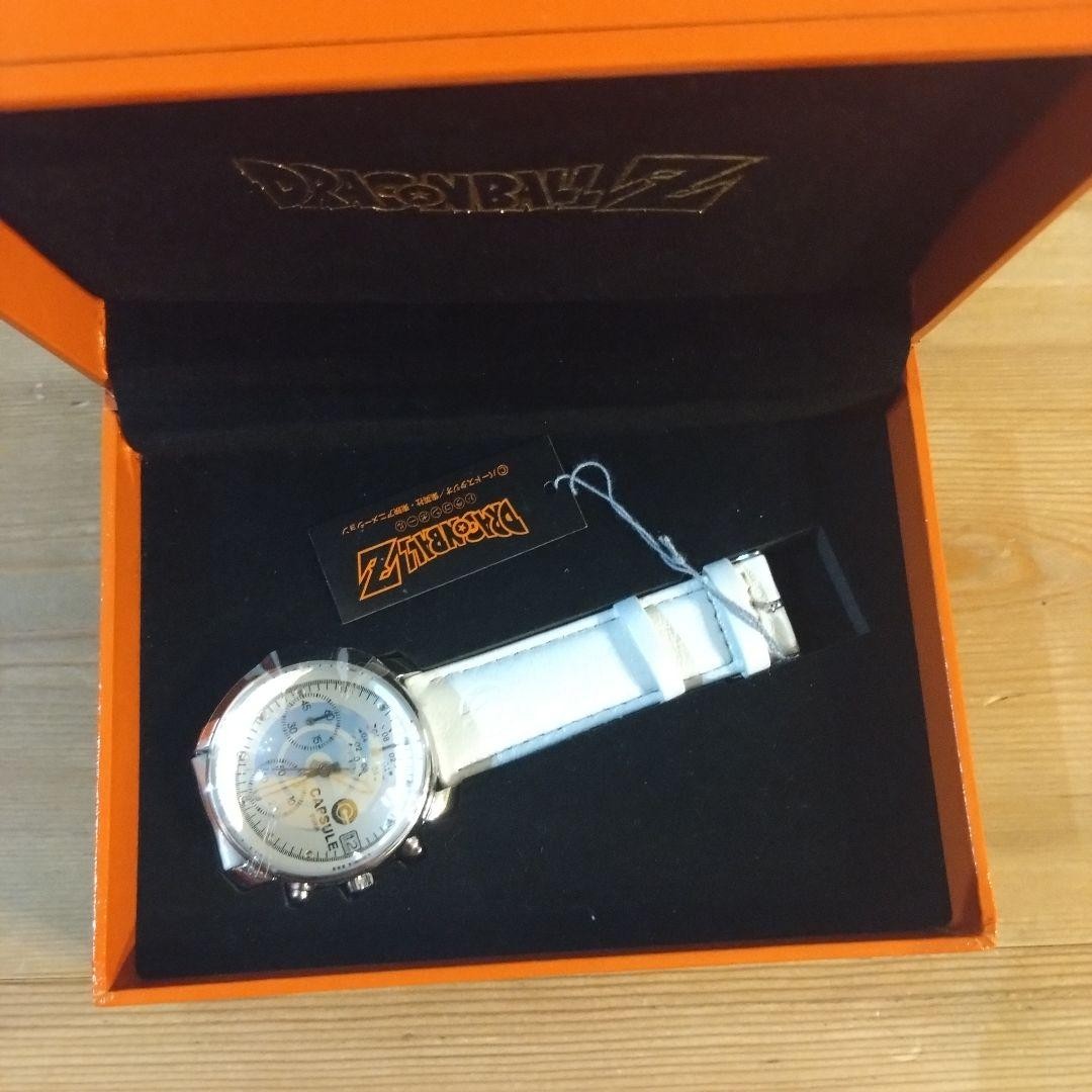 値下げします！CAPSULE ドラゴンボールZ 時計 　082/300 Capsule Dragon Ball Z Watch White Leather Strap 082/300 NIB