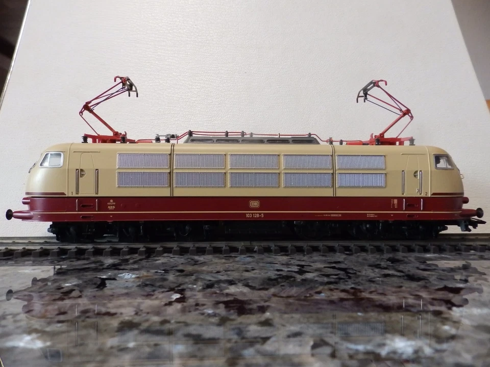 Märklin 37577 -NEUWERTIGE und unbespielte E-Lok BR 103.1, MHI, mfx, Sound in OVP - Bild 4 von 4