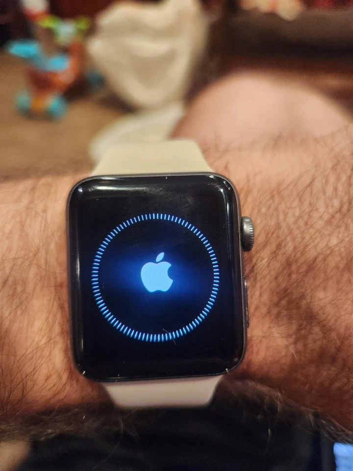 Reloj inteligente Apple Watch Series 2 A1758 con rastreador de ejercicios, 42 mm Foto 3 de 4