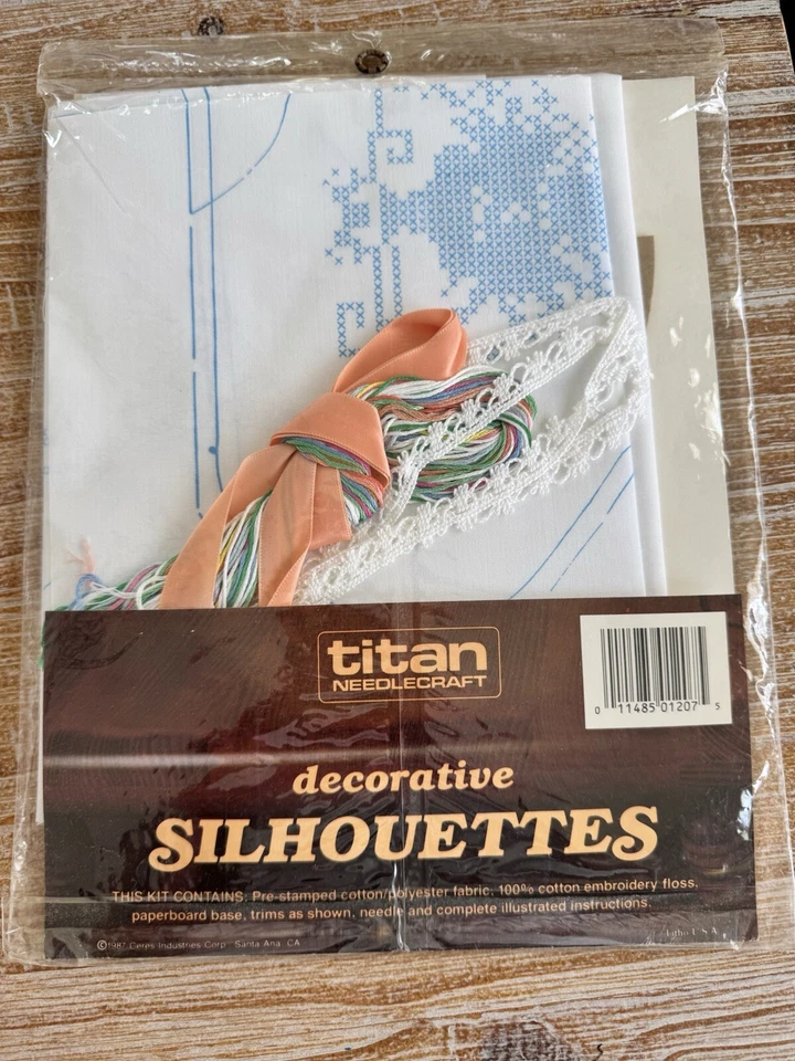 Titan Decorative Stiletto Cross Stitch Unicorn Pillow KIT. NEW - Image 2 of 2