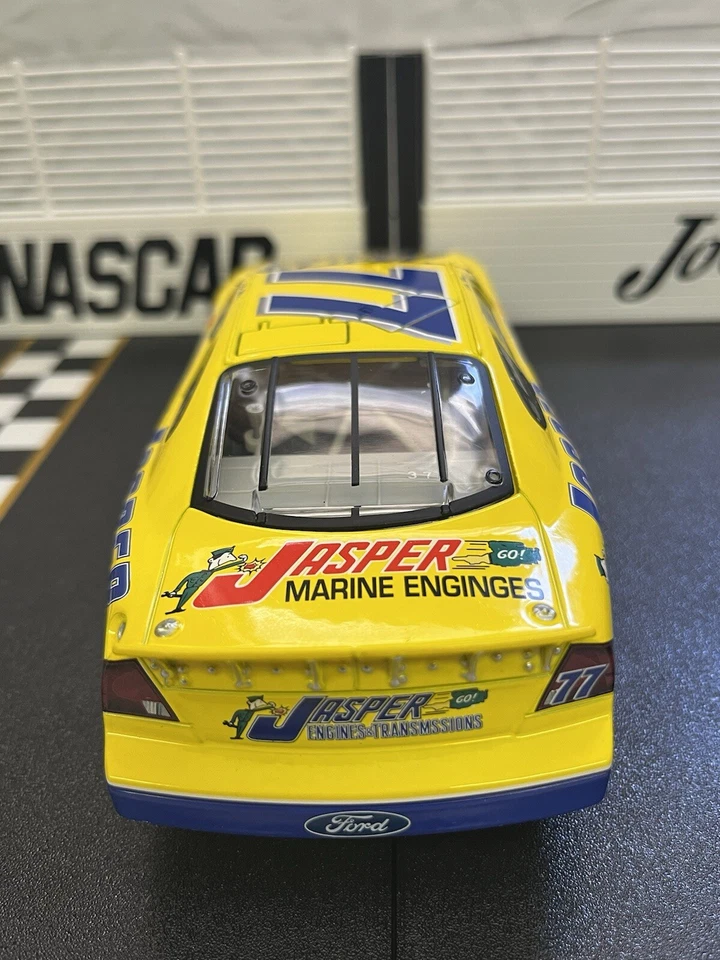 Dave Blaney #77, Tauro 2003. Motores de jaspe. NASCAR de acción Foto 4 de 4