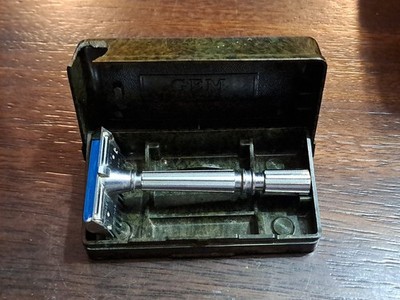 Vintage GEM Micromatic Single Edge Safety Razor Set Original Bakelite Case Used