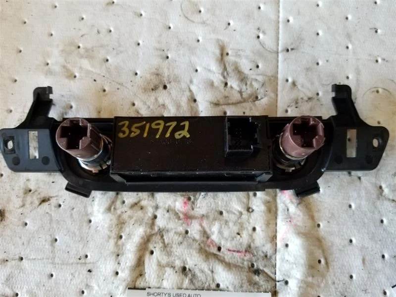 2007 GMC Yukon Dash Controls 580037 - Изображение 2 из 4