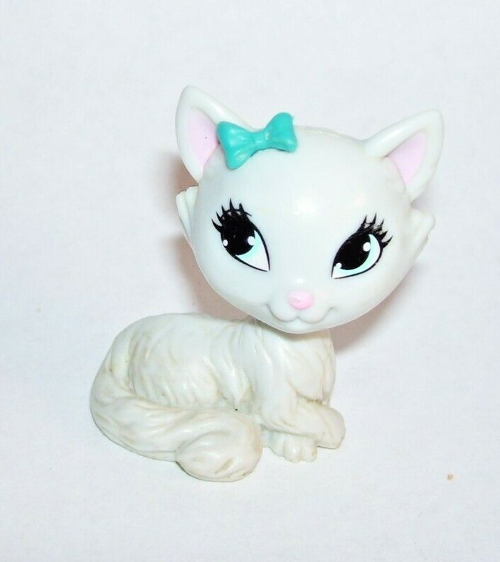 Littlest Pet Shop Figure White Kitten with Blue Bow