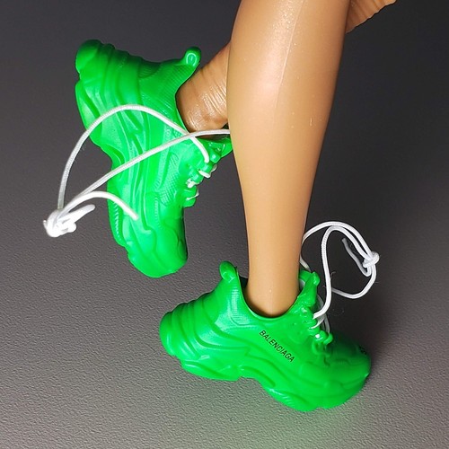 Green sneakers for 11 inch female dolls (g1, g2, g3) - Picture 3 of 13