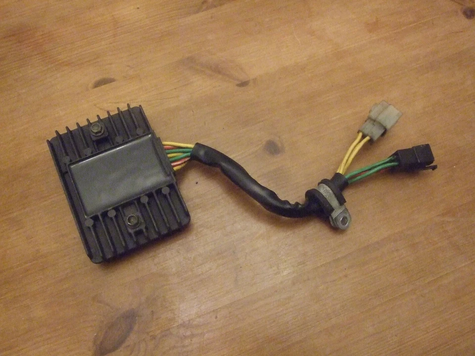 Regulador de inyección de combustible rectificador Ducati ST3 SS750 SS900 reg/rec SH579B-11 Foto 2 de 3