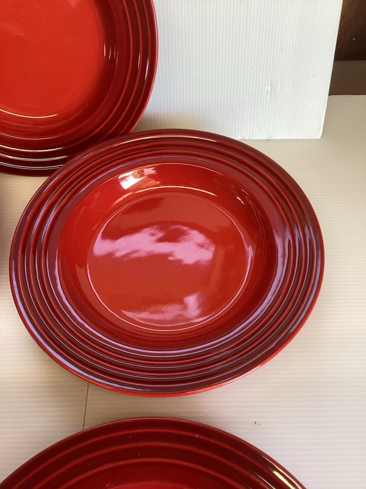 Juego de 5 cuencos de sopa/pasta con borde rojo Le Creuset de 10" - repuesto Foto 2 de 4
