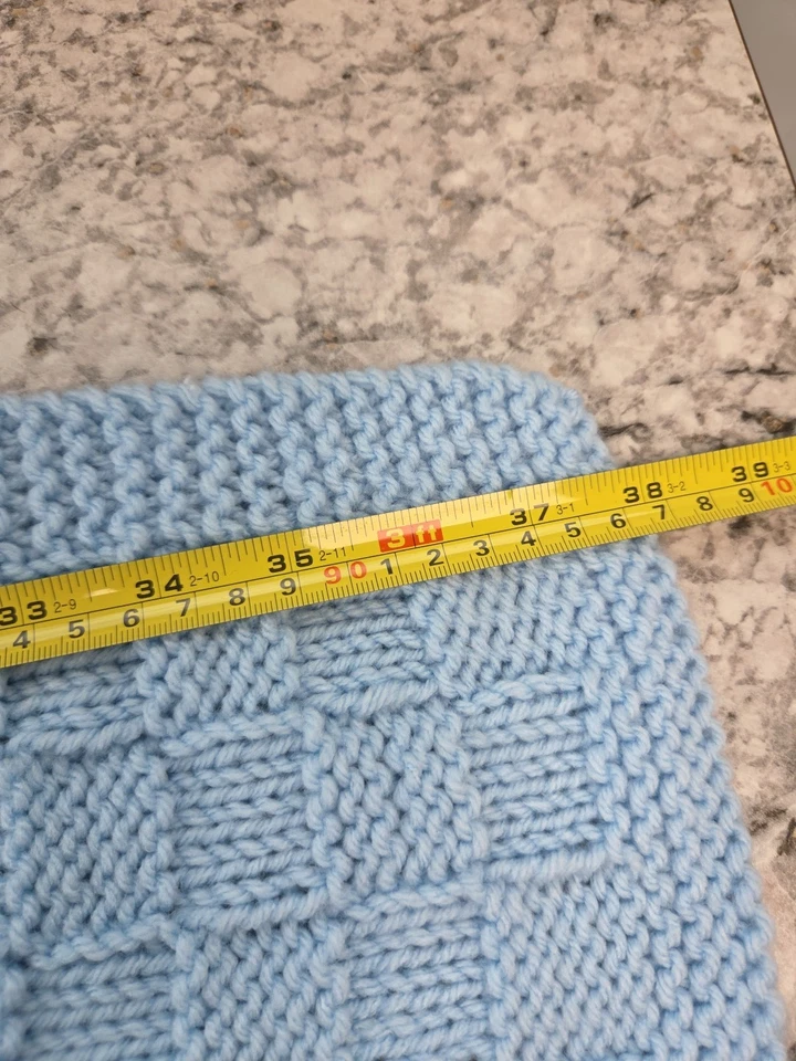 BEAUTIFUL NEW HANDMADE CROCHET BABY BLANKET/AFGHAN PASTEL BABY BLUE - Image 4 of 4