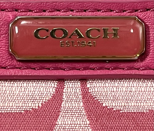 Vintage Coach Signature C Logo With Leather Details Pink Wristlet Small - Picture 3 of 11