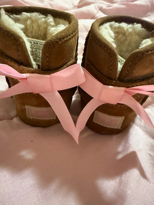 UGG Girls Suede Sheepskin Lined Slip-On Ankle Bootie Pink Bow US 1