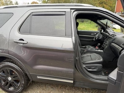 2011-2019 Ford Explorer Right Passenger Side Rocker With Post Gray