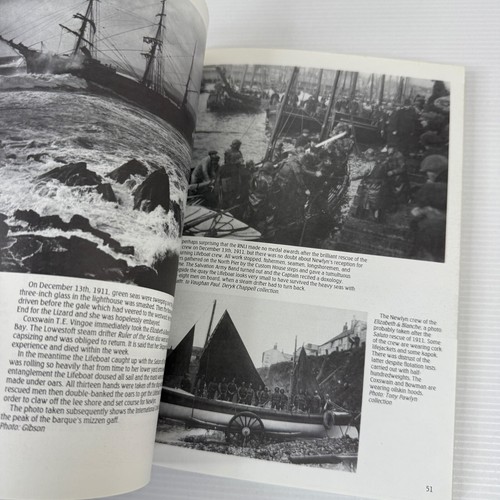 Penlee LifeBoat by John Corin & Grahame Farr 1983 Vintage Illustrated Paperback - Picture 12 of 15
