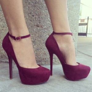 red round toe heels