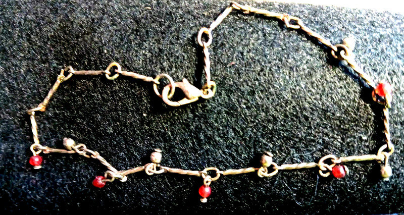 Ankle Bracelet Anklet with dangling dainty pink & red beads Silver tone Jingles