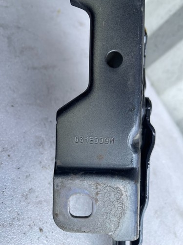 BMW X5 G05 RH Front Right Side Hood Hinge 7418202 - Picture 3 of 4