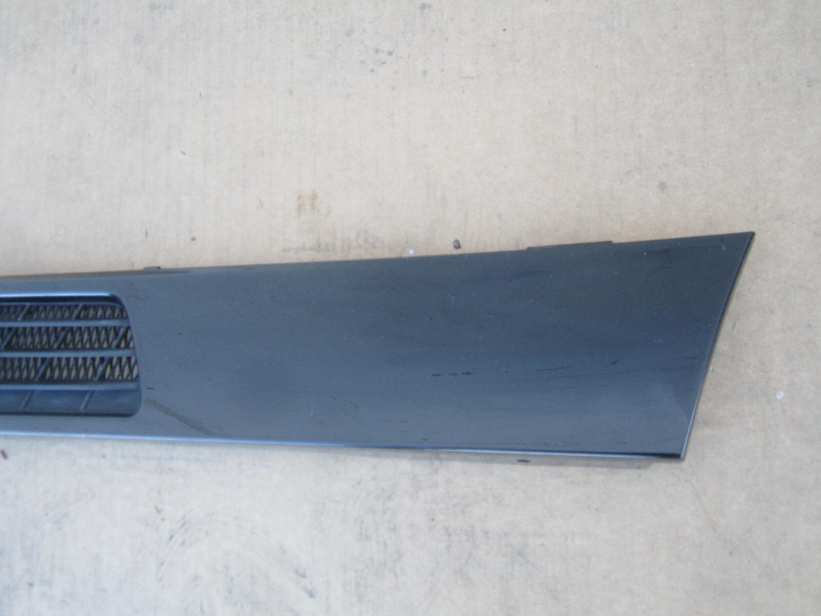 os21280 BMW i8 2014 15 2016 2017 2018 2019 Rear RH Quarter Panel Air Vent GRILLE