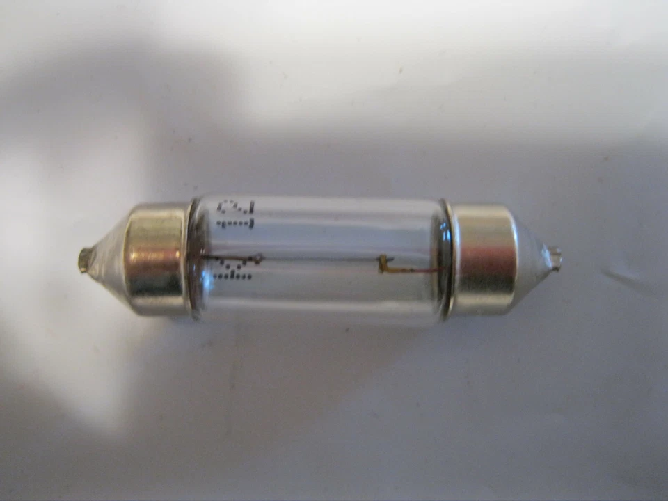 GM OEM 94535591 Dome Light Bulb - Изображение 2 из 2