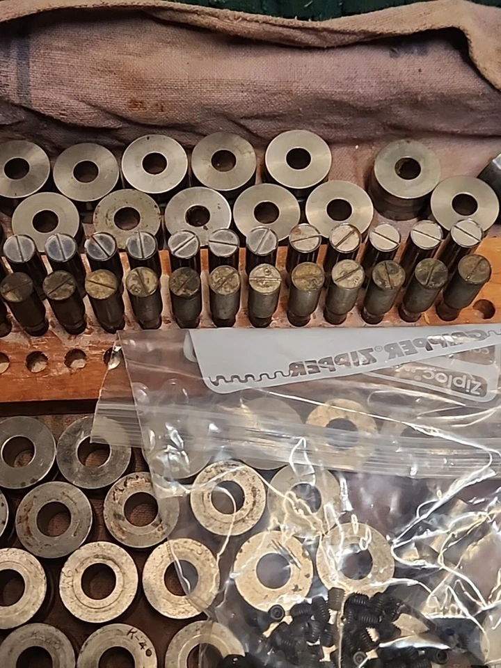 Metal press stamp kit, vintage - Image 3 of 4