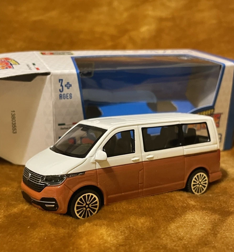 Modellino Volkswagen Multivan T6.1 VW Bus Burago 1/43 Nuovo Scatola - Immagine 2 di 4