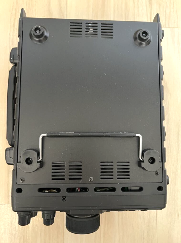 Yaesu FT897D 50 144 430 MHz HF/VHF/UHF SSB FM AM CW 100W Transceiver