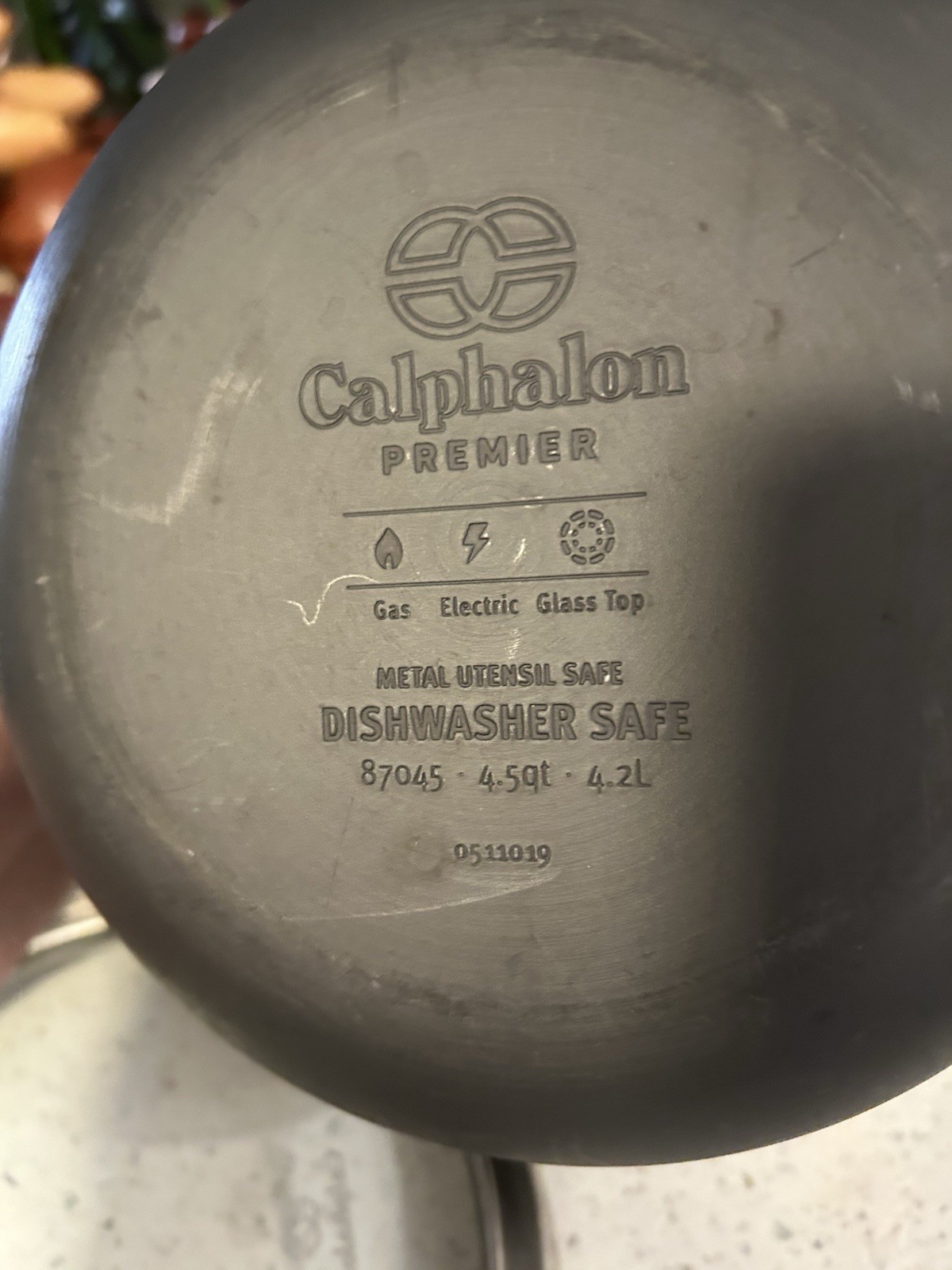 Calphalon Premier Hard Anodized Nonstick 4.5 QT Soup Pot/lid Space Saver.