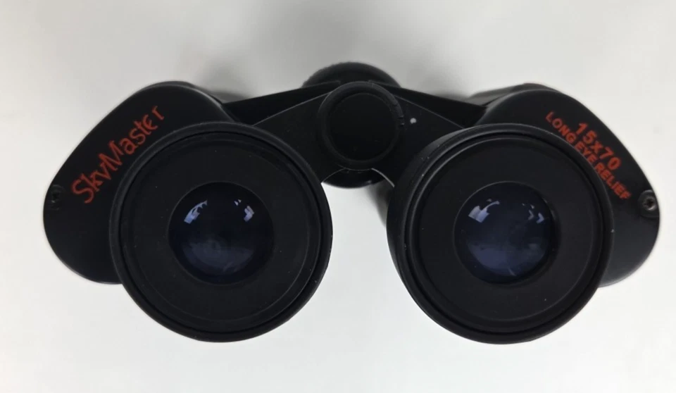Celestron SkyMaster 15x70mm Long Eye Relief Binoculars Hunting Sports Events - Image 4 of 4