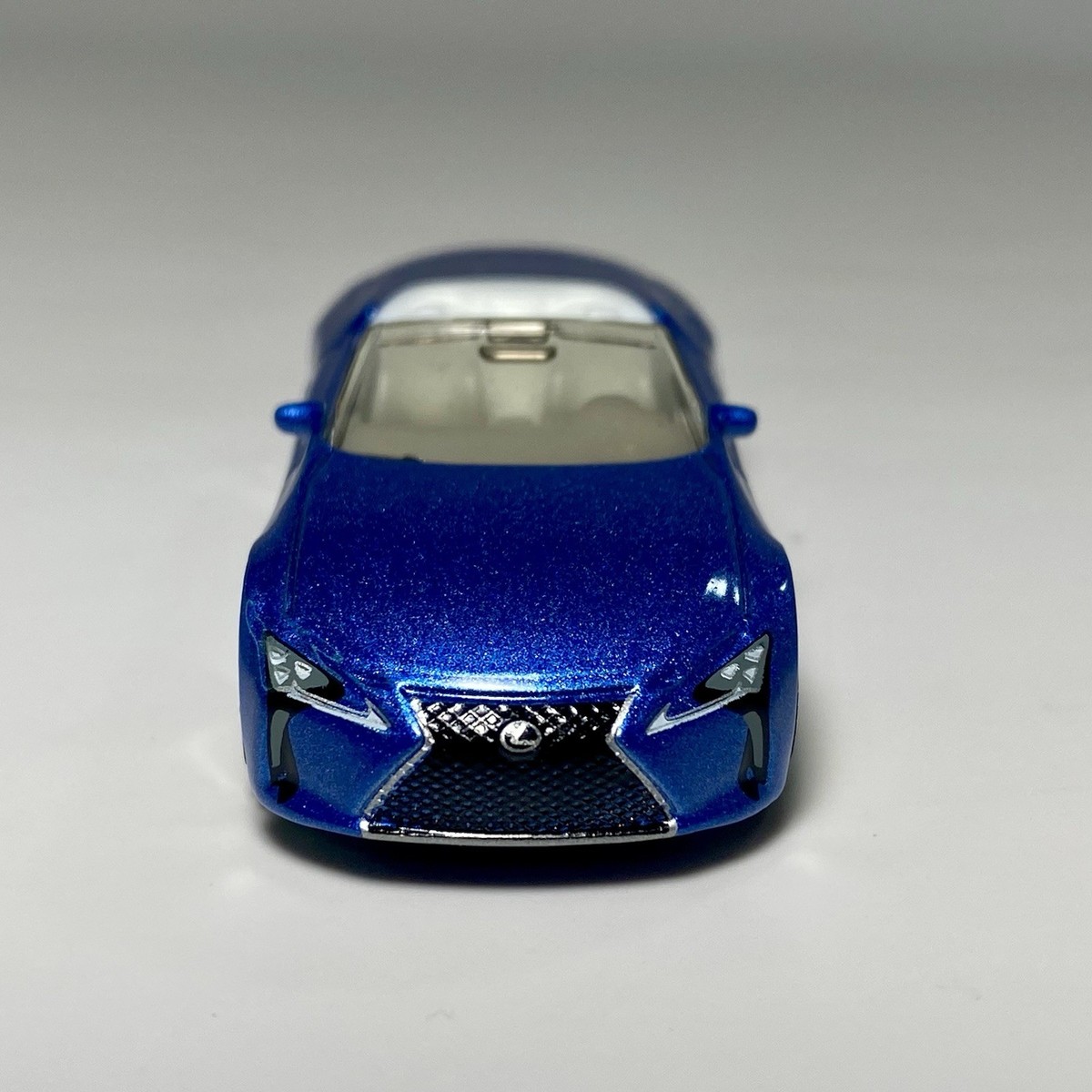 2021 Lexus LC 500 1:64 Diecast Collectible Diorama Model Car