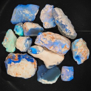 A GRADE 154ct PARCEL OF BRIGHT LIGHTNING RIDGE BLACK OPAL NOBBIES 13pcs #1