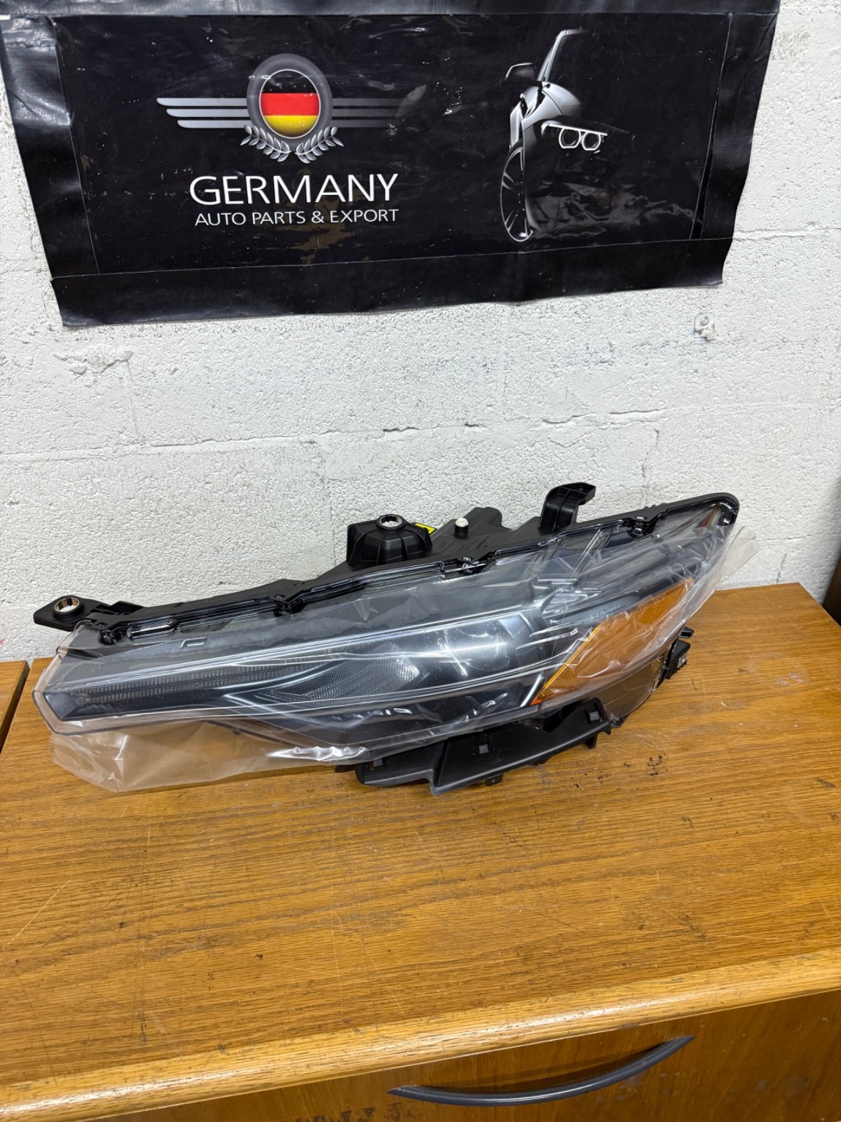 OEM Maserati Levante Left LED US Headlight 2017-2023 670034643 NEW  #3012-N