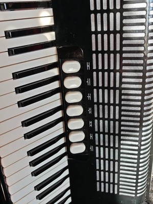 Hohner Akkordeon Amica 3 mit  120 Bässe Hersteller: Matth. Hohner AG gebraucht