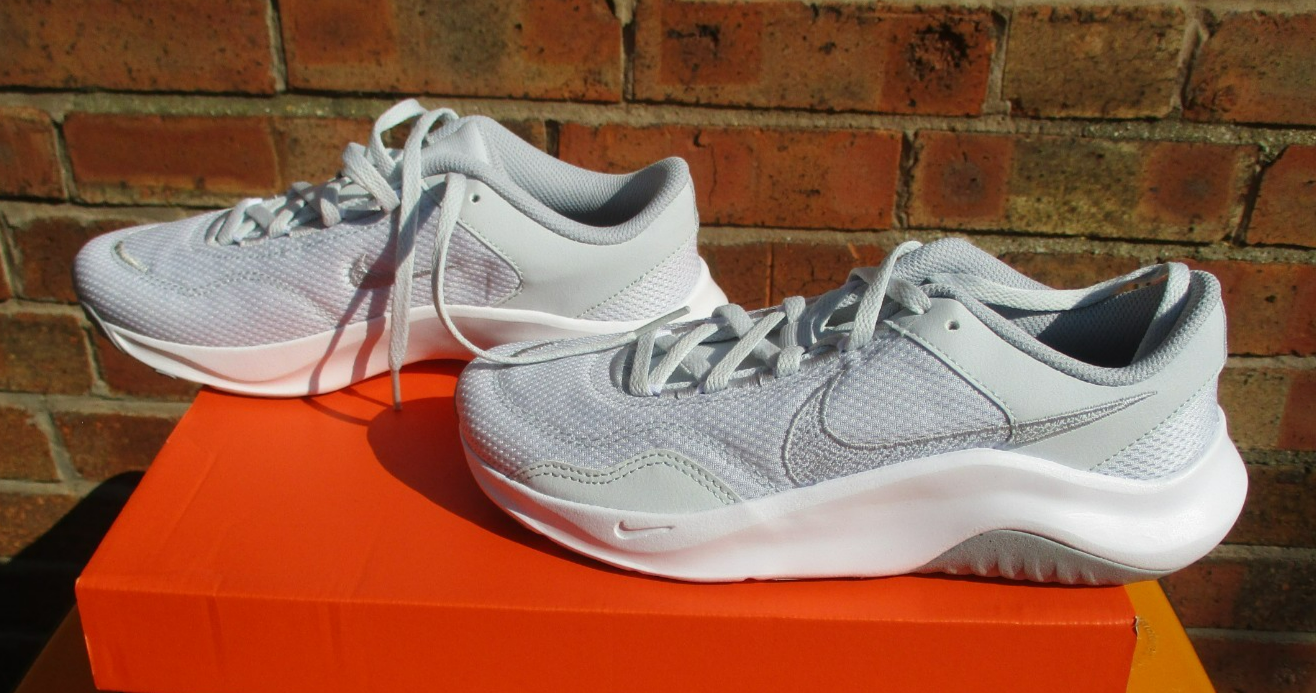 Ladies Nike Trainers Legend Essential 3NN Womens Sneakers UK 4.5 New In A Box