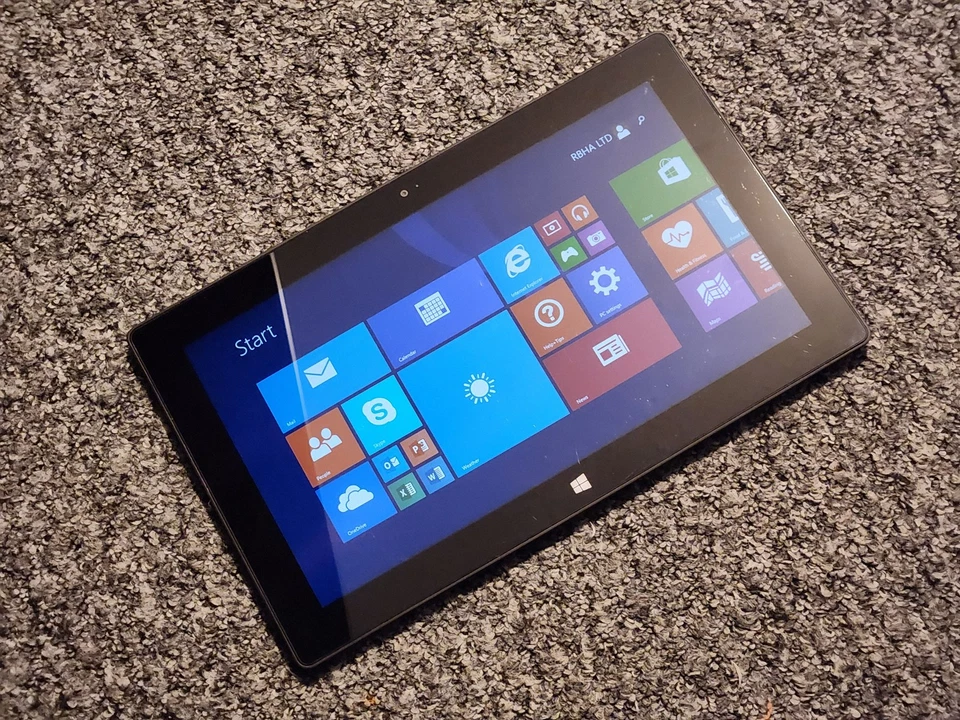 Microsoft Surface RT - 64GB - Black - Great Working Condition - Free P&P - Image 2 of 4